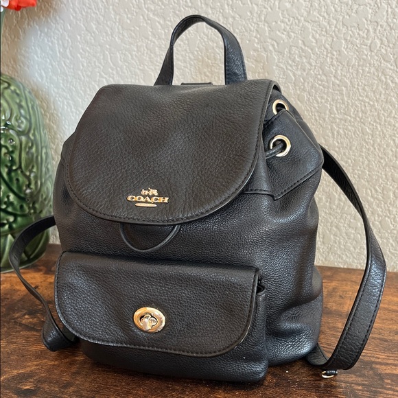 Coach Billie Mini Backpack Style no. F37621, Black leather - Picture 2 of 14